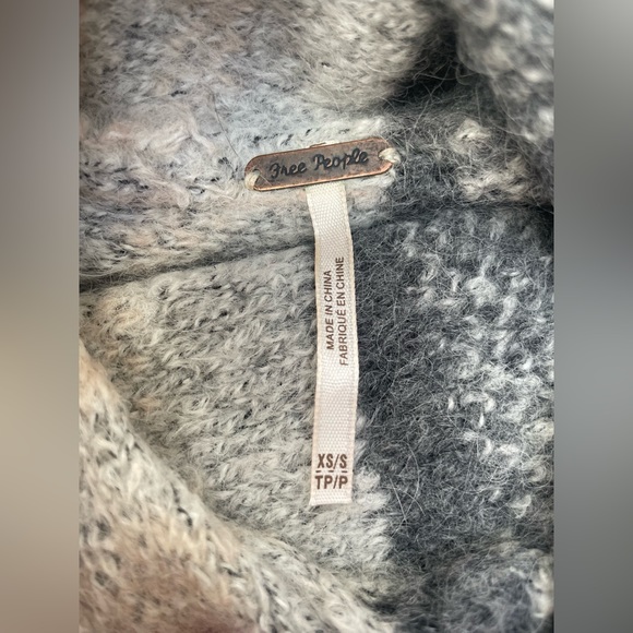 Free people crop sweater - Picture 2 of 4